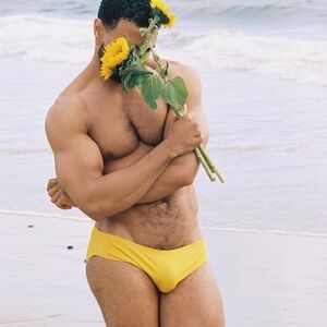 SEAN & VAL - YELLOW SWIM BRIEF - S